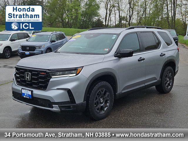 used 2025 Honda Pilot car, priced at $48,998