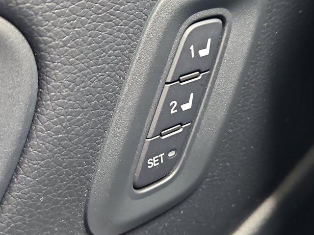 used 2025 Honda Pilot car, priced at $48,998