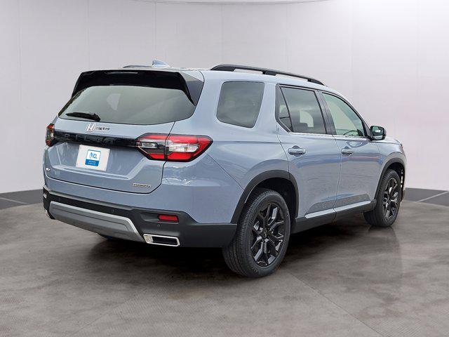 new 2025 Honda Pilot car, priced at $53,450