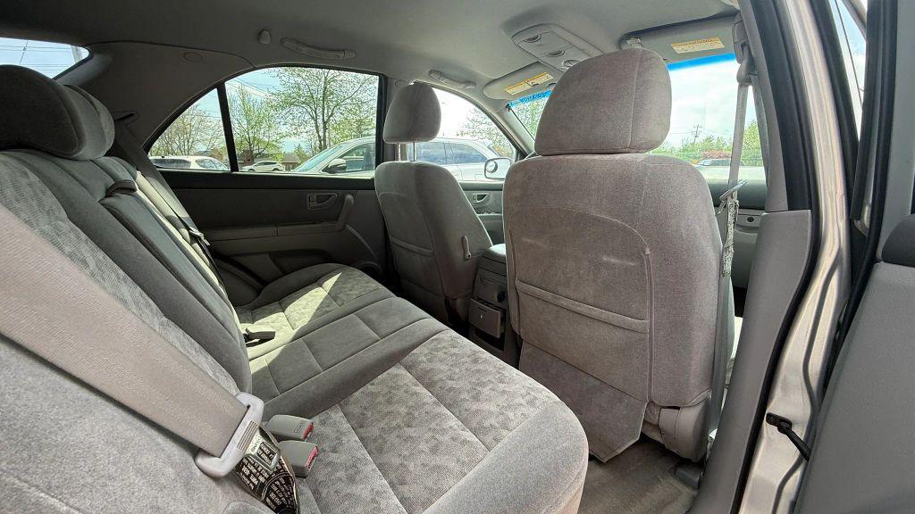 used 2005 Kia Sorento car, priced at $5,499