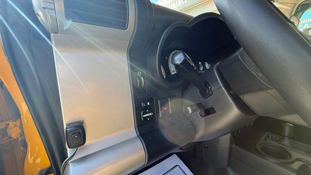 used 2007 Toyota FJ Cruiser car, priced at $15,995
