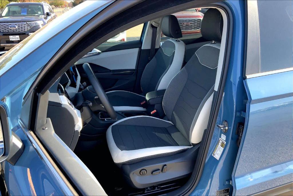 new 2026 Volkswagen Taos car, priced at $30,531