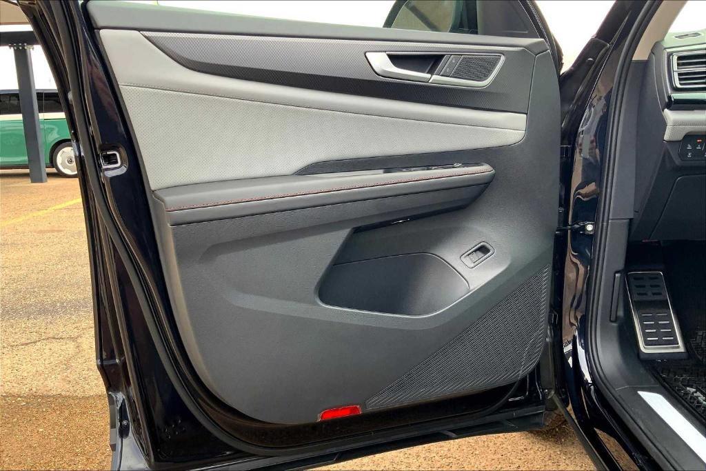 new 2026 Volkswagen Atlas car, priced at $49,668