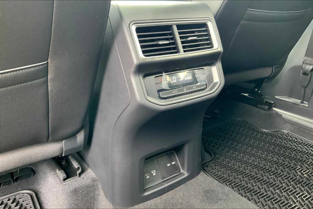 new 2026 Volkswagen Atlas car, priced at $49,668