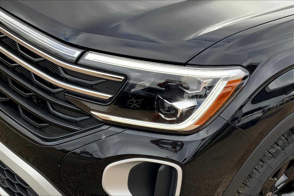 new 2026 Volkswagen Atlas car, priced at $49,668