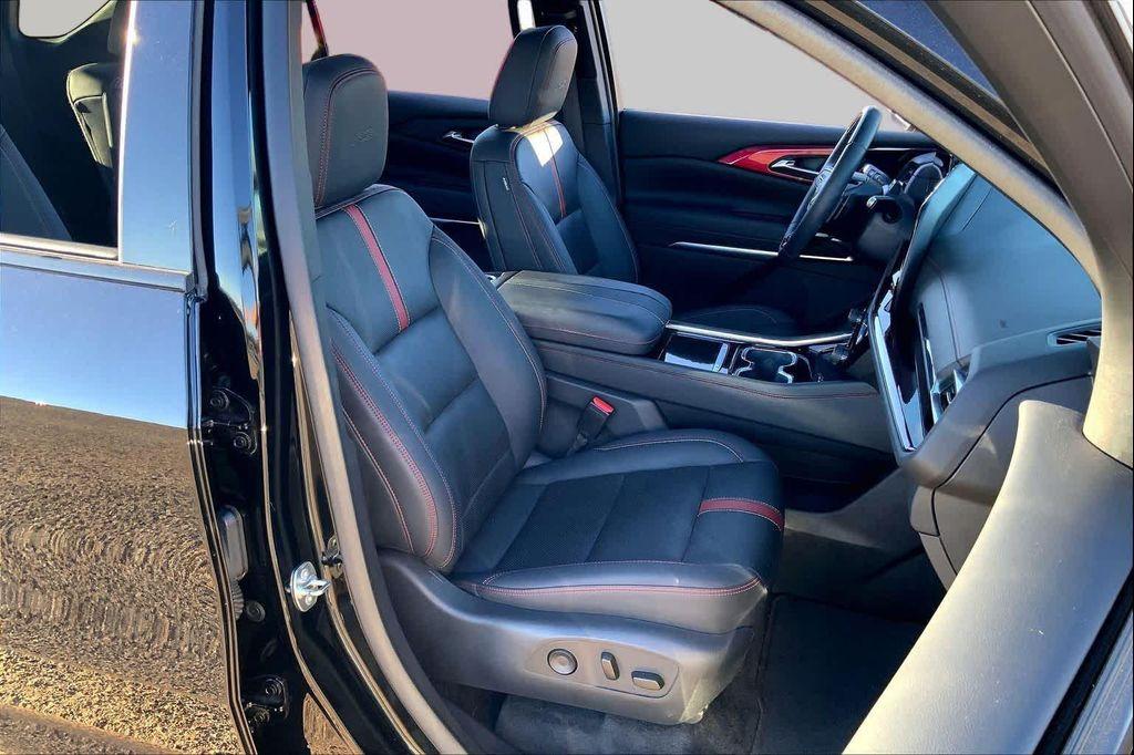 used 2024 Chevrolet Traverse car, priced at $48,925