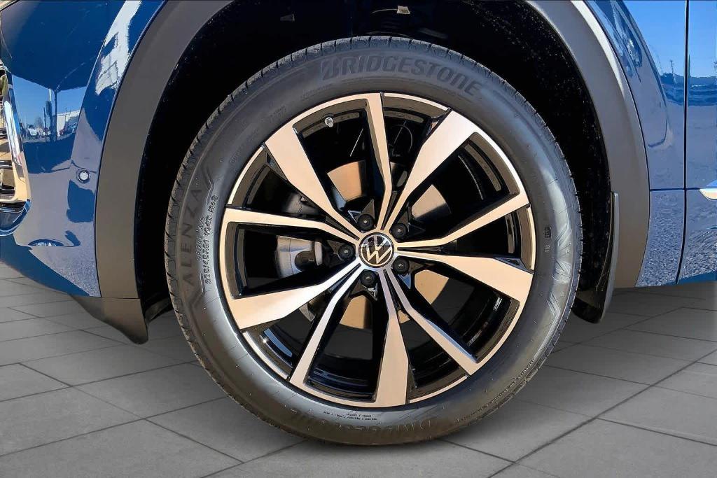 new 2026 Volkswagen Atlas Cross Sport car, priced at $54,364