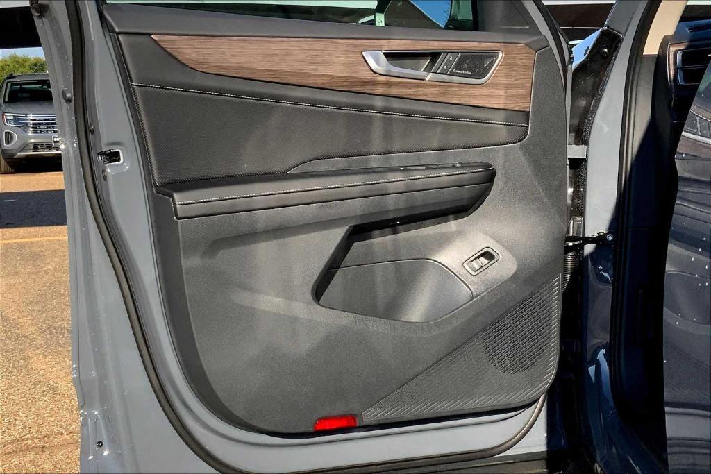 new 2026 Volkswagen Atlas car, priced at $56,286