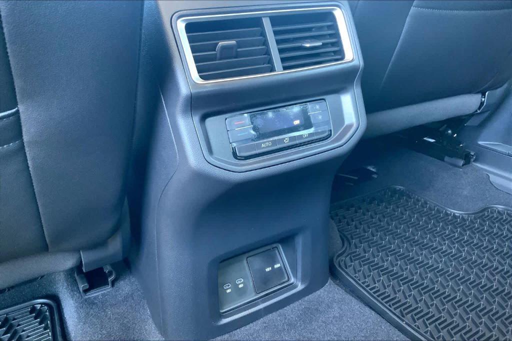 new 2026 Volkswagen Atlas car, priced at $47,602