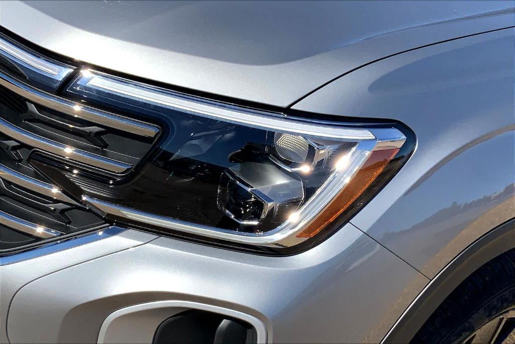 new 2026 Volkswagen Atlas car, priced at $47,602