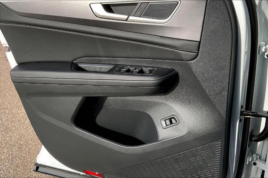 new 2026 Volkswagen Atlas Cross Sport car, priced at $47,201