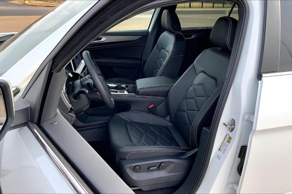 new 2026 Volkswagen Atlas Cross Sport car, priced at $47,201