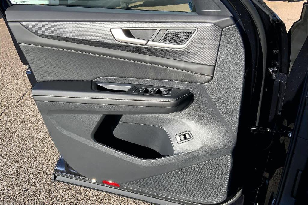 new 2026 Volkswagen Atlas Cross Sport car, priced at $49,172