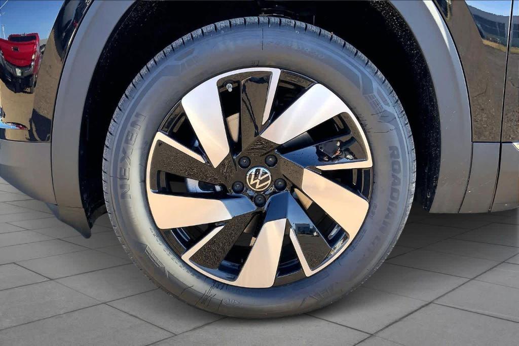 new 2026 Volkswagen Atlas Cross Sport car, priced at $49,172