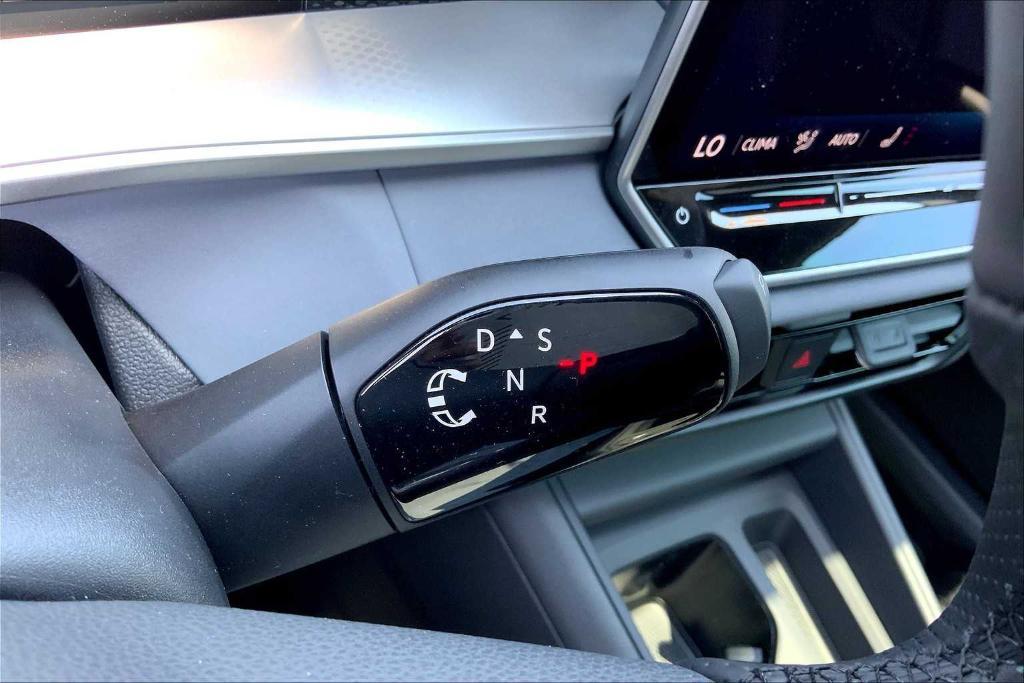 new 2025 Volkswagen Tiguan car, priced at $38,815