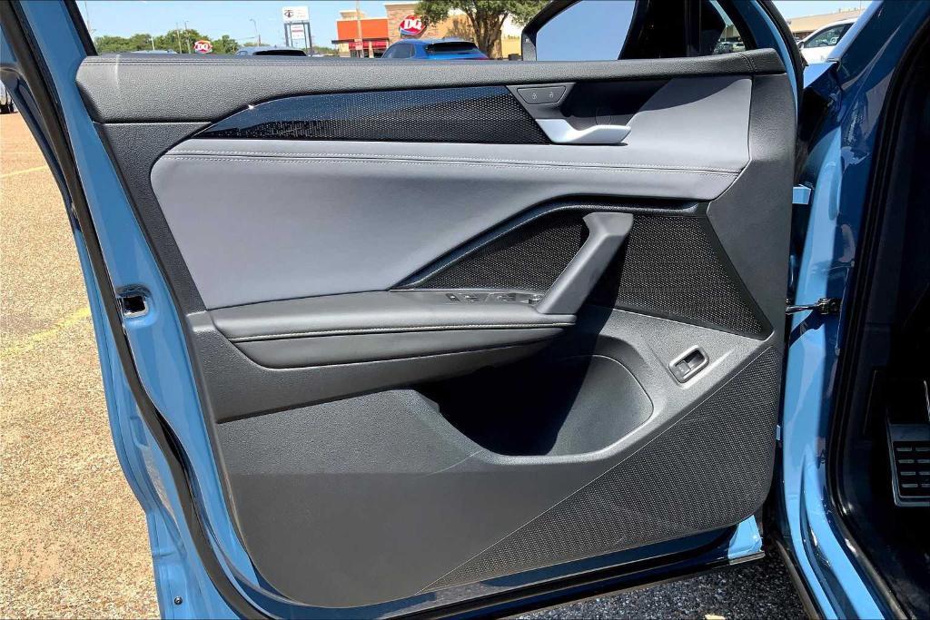 new 2025 Volkswagen Tiguan car, priced at $38,815