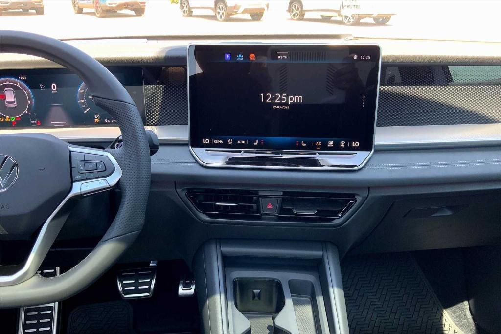 new 2025 Volkswagen Tiguan car, priced at $38,815