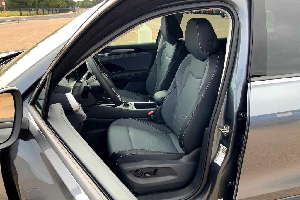 new 2025 Volkswagen Tiguan car, priced at $36,176