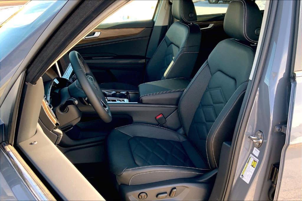 new 2026 Volkswagen Atlas car, priced at $45,883