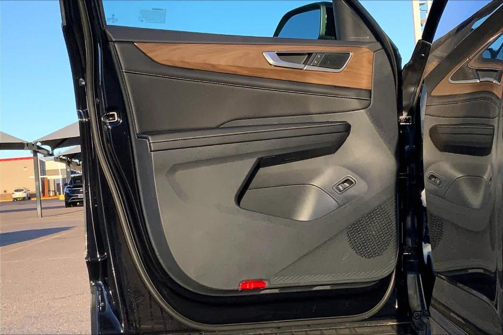 new 2026 Volkswagen Atlas car, priced at $46,262
