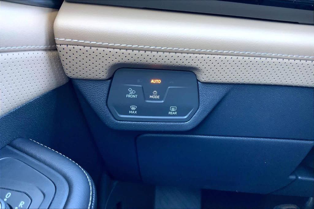 new 2026 Volkswagen Atlas Cross Sport car, priced at $47,851