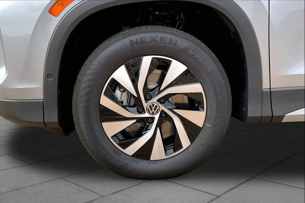 new 2026 Volkswagen Tiguan car, priced at $31,992
