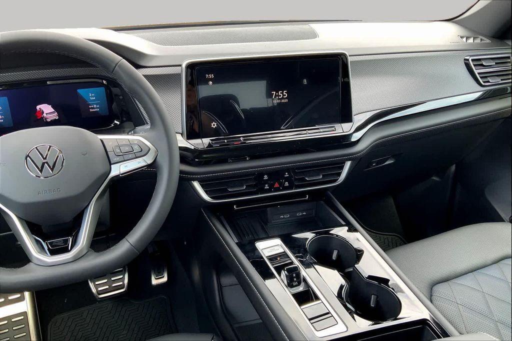 new 2026 Volkswagen Atlas Cross Sport car, priced at $52,451