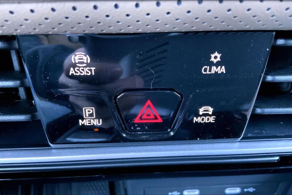 new 2026 Volkswagen Atlas Cross Sport car, priced at $47,201