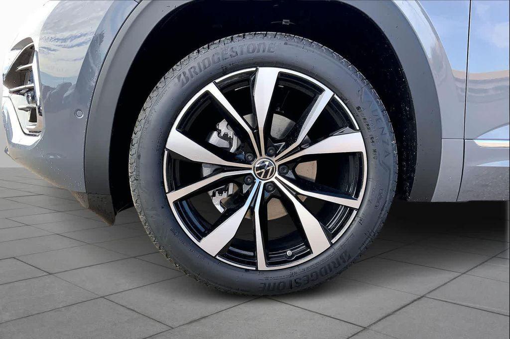 new 2026 Volkswagen Atlas car, priced at $54,541