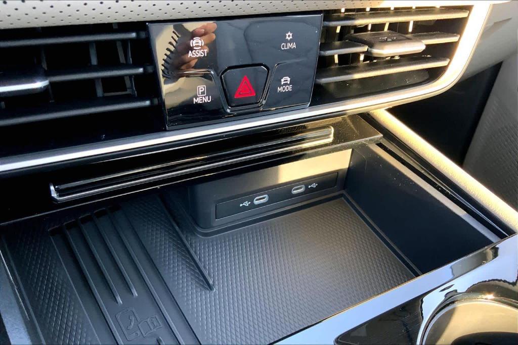 new 2026 Volkswagen Atlas car, priced at $45,386