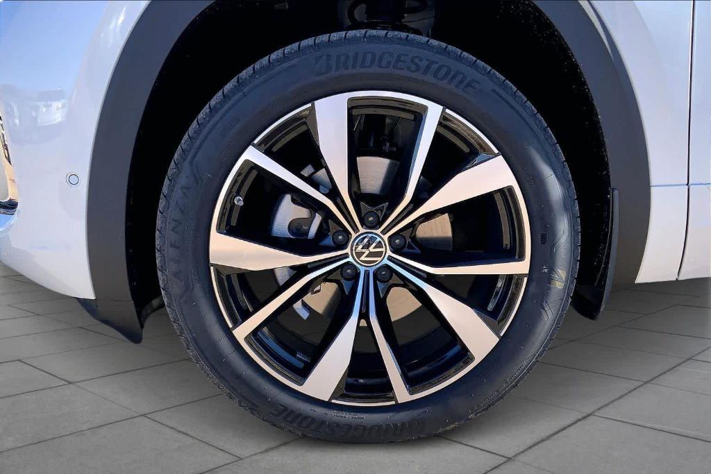 new 2026 Volkswagen Atlas Cross Sport car, priced at $55,282