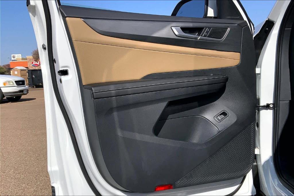 new 2026 Volkswagen Atlas Cross Sport car, priced at $44,920