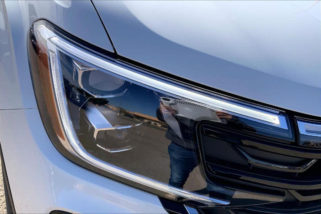 new 2026 Volkswagen Atlas Cross Sport car, priced at $44,920