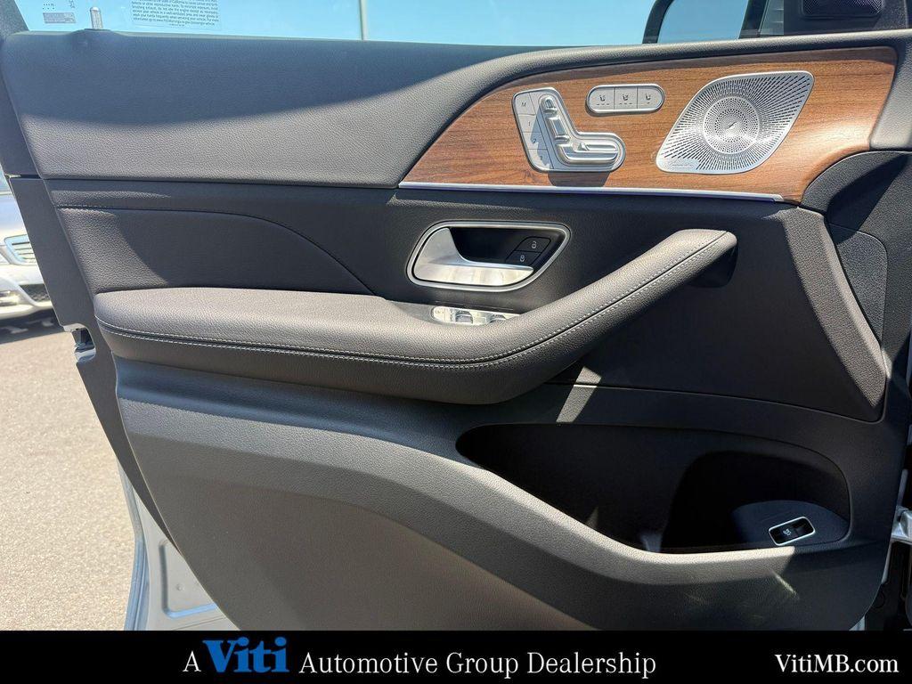 new 2025 Mercedes-Benz GLS 450 car, priced at $95,365