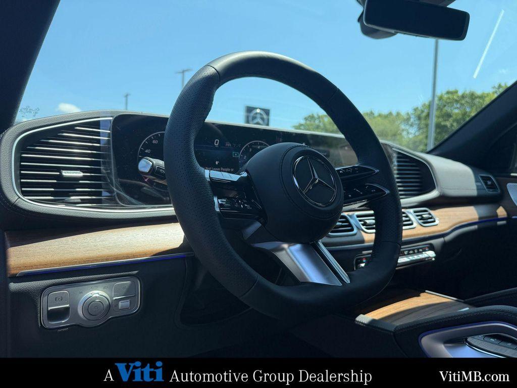 new 2025 Mercedes-Benz GLS 450 car, priced at $95,365