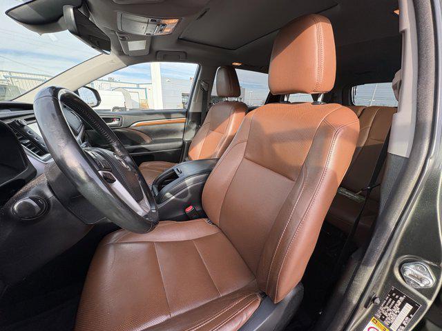 used 2017 Toyota Highlander car, priced at $17,844