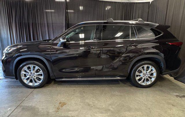 used 2021 Toyota Highlander car, priced at $32,974