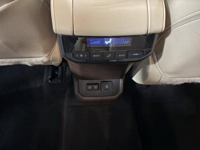 used 2021 Toyota Highlander car, priced at $32,974