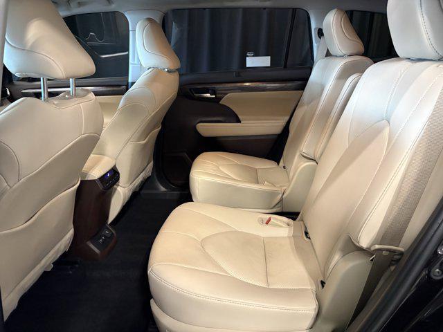 used 2021 Toyota Highlander car, priced at $32,974