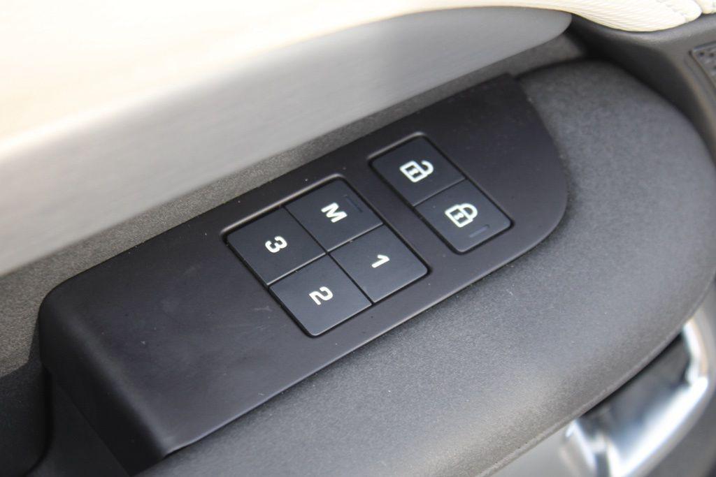 used 2025 Land Rover Discovery car, priced at $64,794