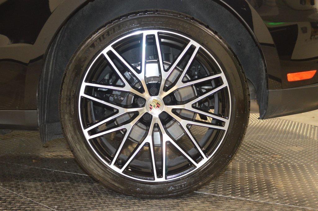 used 2025 Porsche Macan car