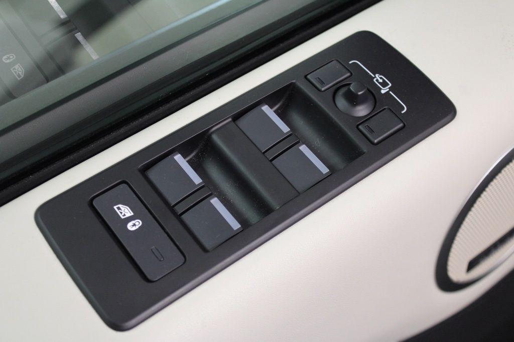 used 2025 Land Rover Discovery car, priced at $80,794
