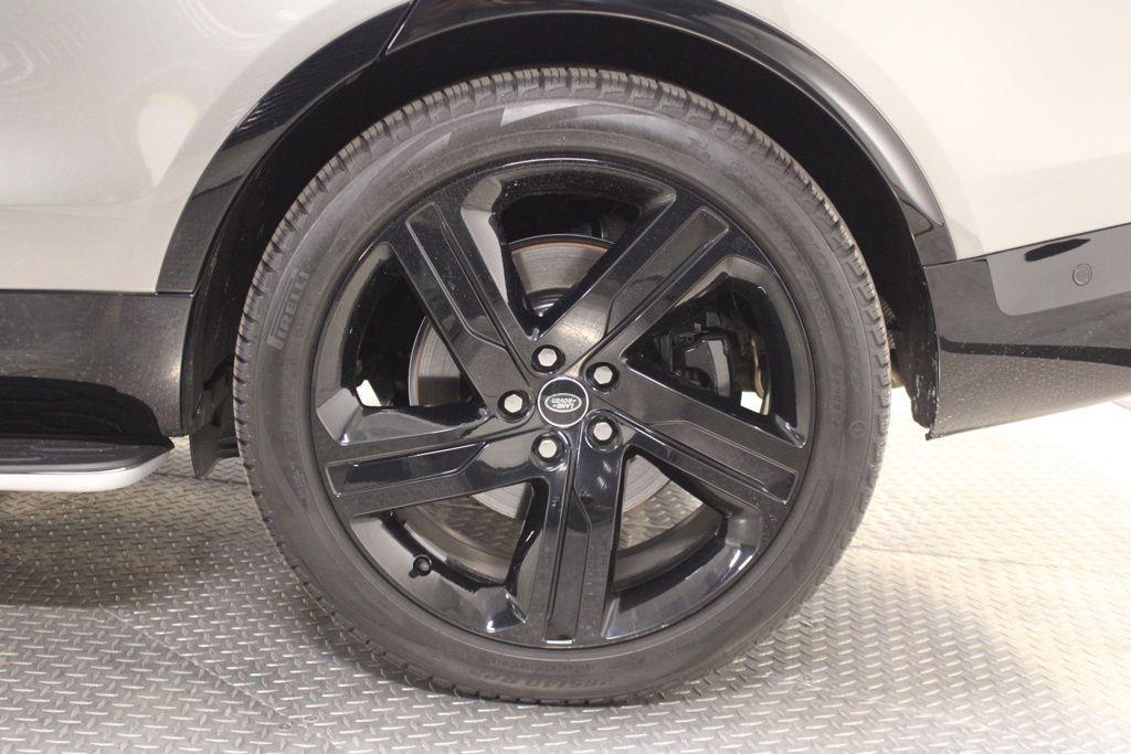 used 2025 Land Rover Discovery car, priced at $80,794