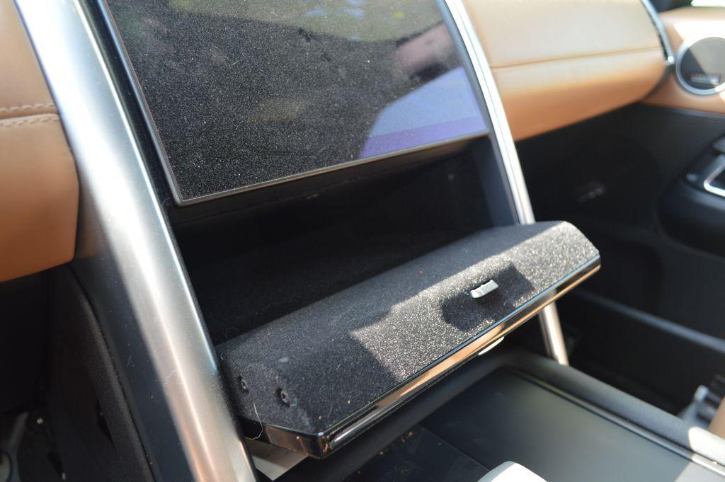 used 2023 Land Rover Discovery car, priced at $43,549