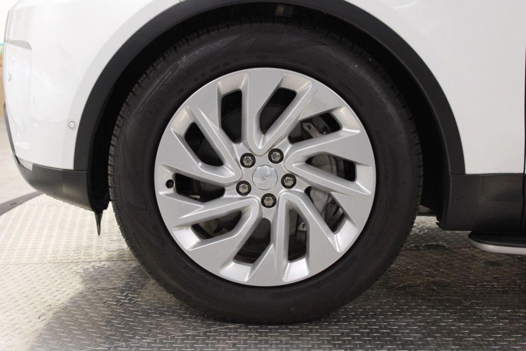 used 2025 Land Rover Discovery car, priced at $57,119