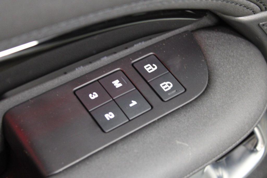 used 2025 Land Rover Discovery car, priced at $57,119