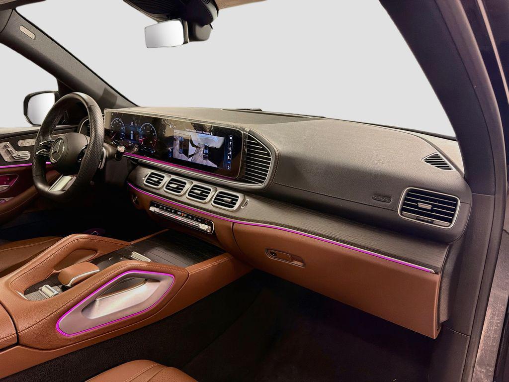 Mercedes-Benz GLS view 31