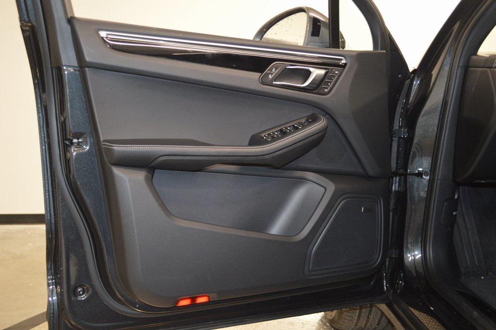 used 2025 Porsche Macan car