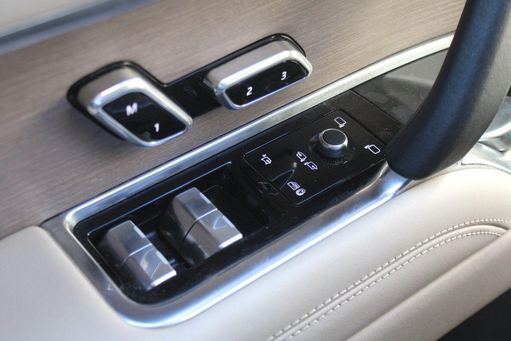 used 2023 Land Rover Range Rover car, priced at $100,777