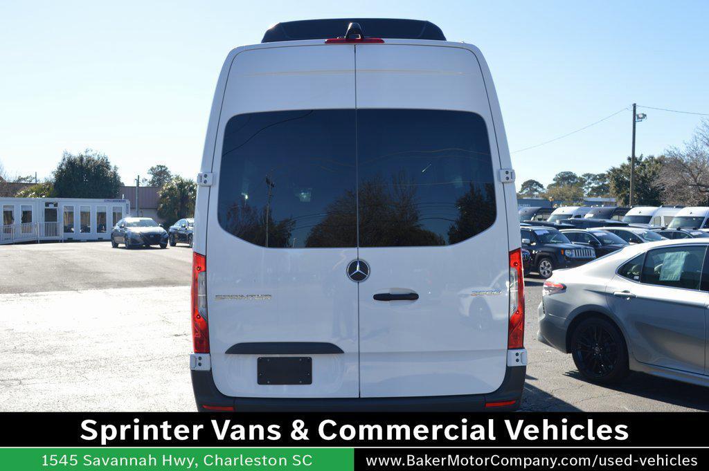Mercedes-Benz Sprinter view 11